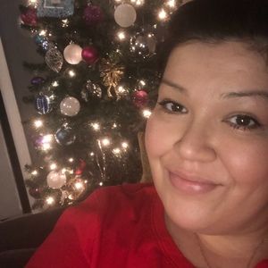 Meet your Posher, Adina